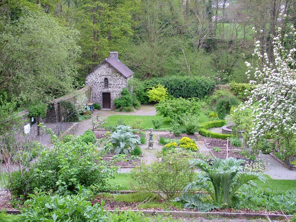 Gardens to Visit in Mid & West Wales - Ty Glyn 